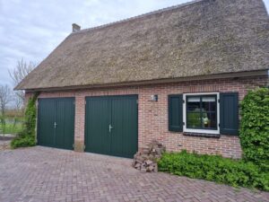 LL-woodgrain-plancha-verticaal-ral6009